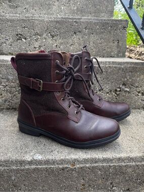 UGG Women's Dark Brown leather Lace-Up Winter Boots